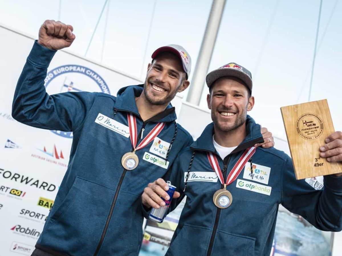 empty alt